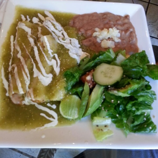 8/14/2013 tarihinde Pamela M.ziyaretçi tarafından La Hacienda Café &amp; Bistro'de çekilen fotoğraf