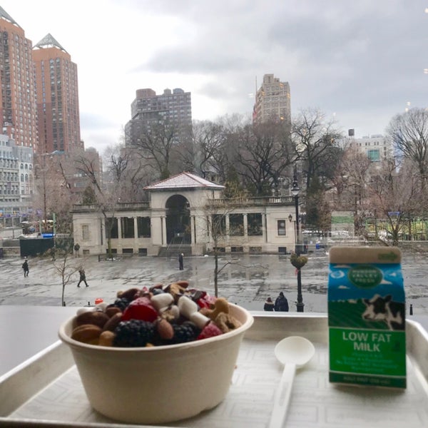 Photo taken at Kellogg’s NYC by ANABEL C. on 3/4/2019