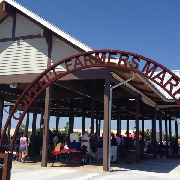 รูปภาพถ่ายที่ Coppell Farmers Market โดย Amy L. เมื่อ 5/10/2014