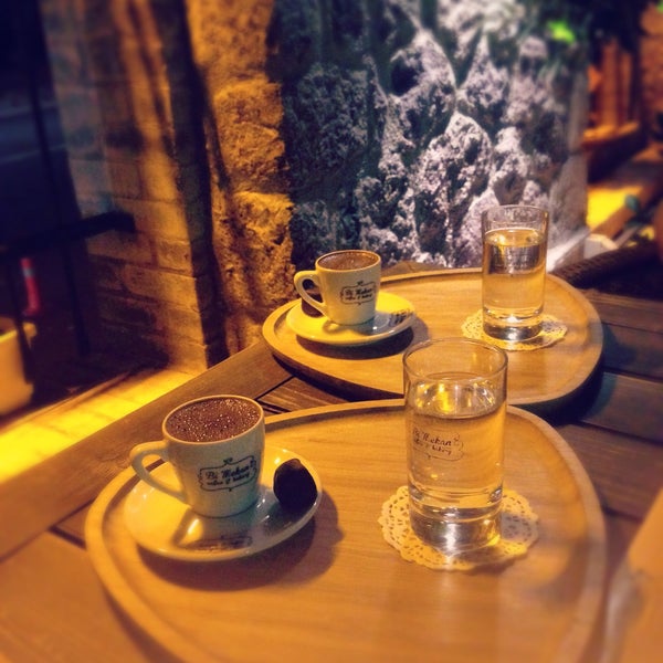 Photo taken at Bi Mekan Coffee &amp; Bakery by YAĞMUR SARAÇLAR 🎯 on 8/18/2015