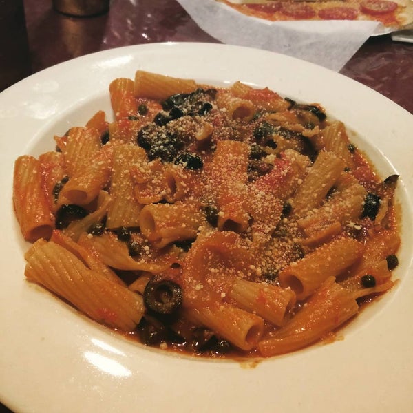 7/12/2015 tarihinde Patrick H.ziyaretçi tarafından Napoli Pizza &amp; Pasta'de çekilen fotoğraf