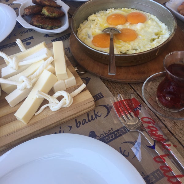 5/11/2016에 Nilüfer K.님이 Gani Balık Restaurant에서 찍은 사진