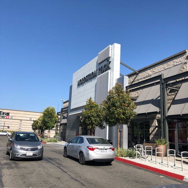 Nordstrom Rack Discount Store in Central Emeryville