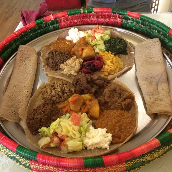 Das Foto wurde bei Restaurante Etiope NURIA von Christos Z. am 9/18/2014 aufgenommen