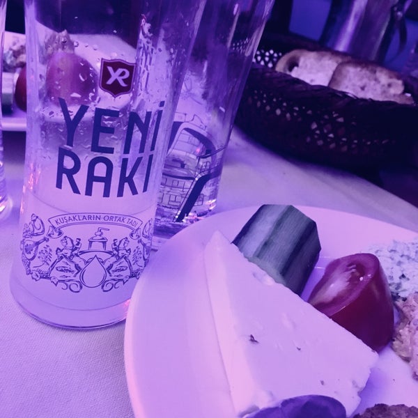 Das Foto wurde bei Ali Baba Restaurant Kadıköy von Çağatay am 3/30/2019 aufgenommen