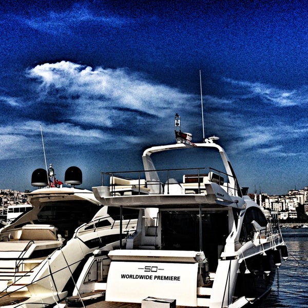 9/22/2014にNeseがEv&#39;re Boat Show Standıで撮った写真