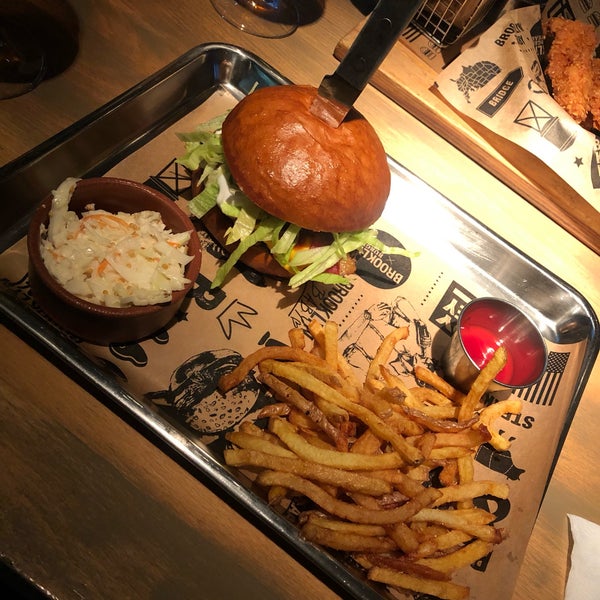 Foto tirada no(a) Brooklyn Burgers&amp;Steaks por Vasilis P. em 11/4/2019