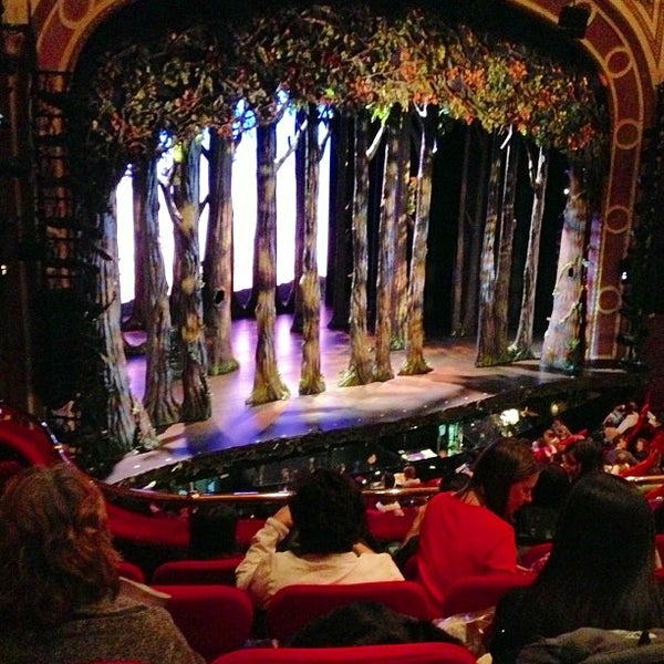 3/24/2013 tarihinde James V.ziyaretçi tarafından Cinderella on Broadway'de çekilen fotoğraf