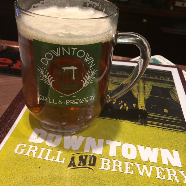 Foto tirada no(a) Downtown Grill &amp; Brewery por Trader S. em 4/21/2018