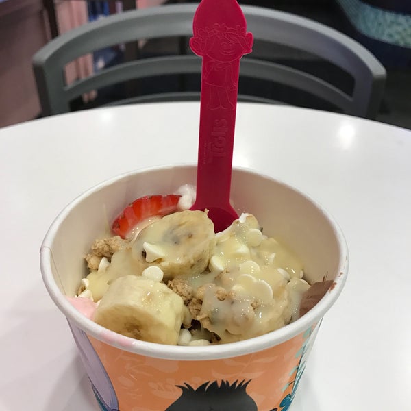 Yogurtland Rolando San Diego, CA