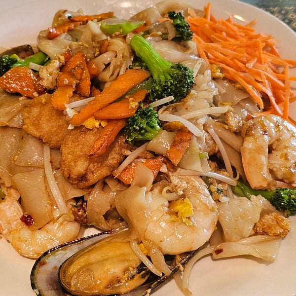 Foto scattata a Siam Taste Thai Cuisine da Brian M. il 6/11/2023