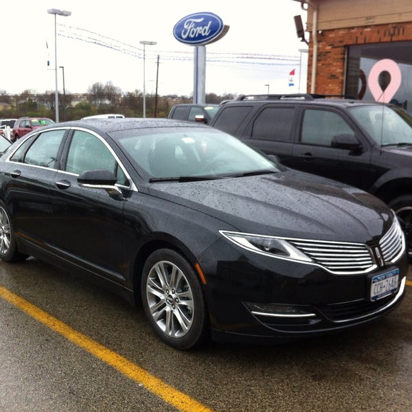 Donnell Ford Car Dealership in Youngstown