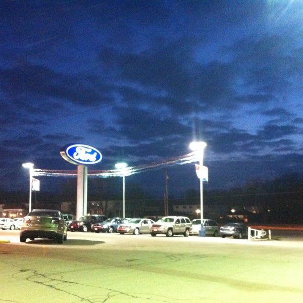 Donnell Ford Auto Dealership in Youngstown