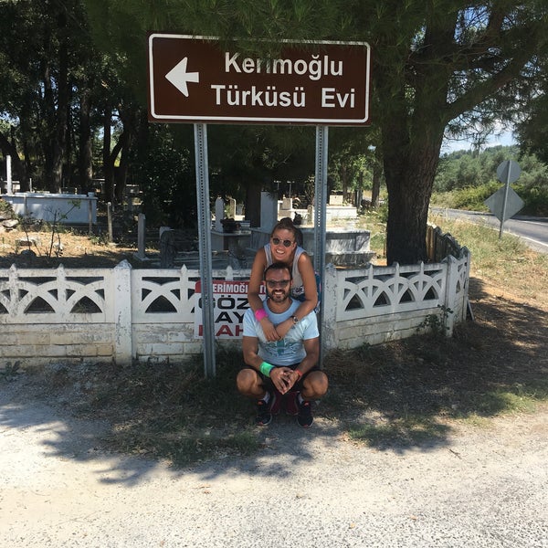Photo taken at Kerimoğlu Türküsü Evi by Sinem Ö. on 7/19/2018