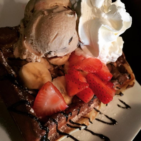 Снимок сделан в Syrup Desserts пользователем Cheryl K. 10/10/2015
