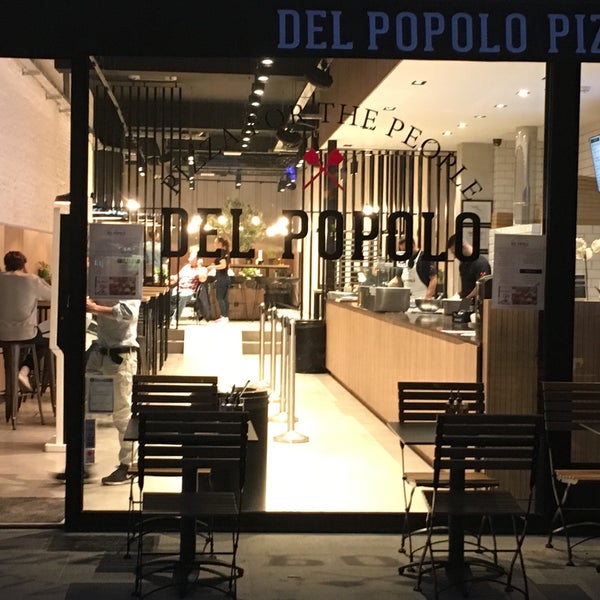 8/22/2016 tarihinde Timothy J.ziyaretçi tarafından Del Popolo Pizza'de çekilen fotoğraf