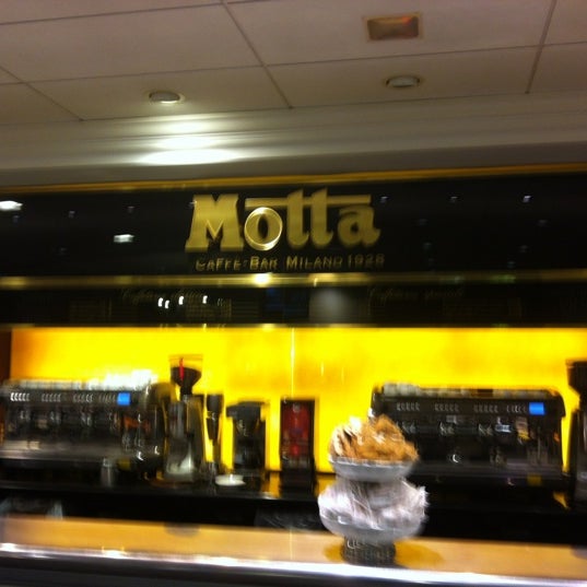 รูปภาพถ่ายที่ Bar Motta โดย Agusti F. เมื่อ 10/2/2012