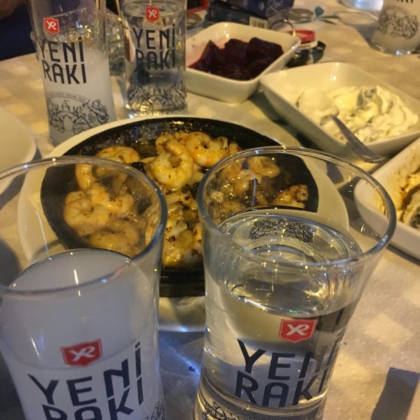 Das Foto wurde bei Adı Salaş Meyhane von Selin T. am 9/10/2016 aufgenommen