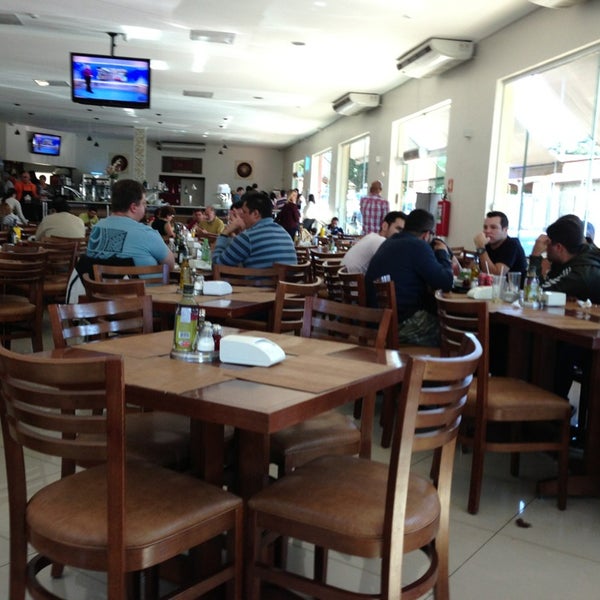 7/27/2013 tarihinde Bruna Q.ziyaretçi tarafından Restaurante e Churrascaria do Ari'de çekilen fotoğraf