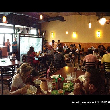 รูปภาพถ่ายที่ Pho Van Vietnamese Cuisine โดย Pho Van Vietnamese Cuisine เมื่อ 8/8/2013