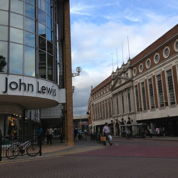 Photo taken at John Lewis &amp; Partners by Alanoud A. on 7/31/2013