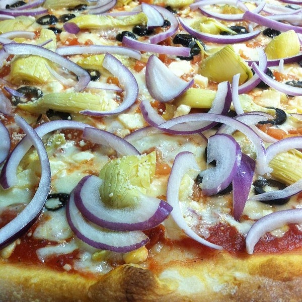 2/20/2014 tarihinde Ridgemont Pizzaziyaretçi tarafından Ridgemont Pizza'de çekilen fotoğraf