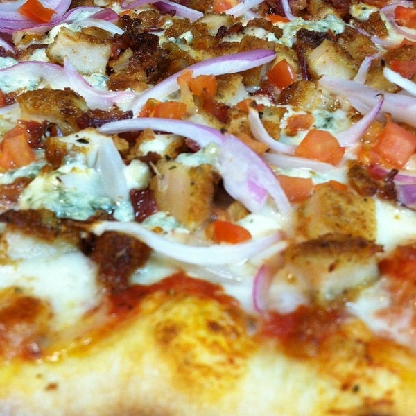 8/12/2014 tarihinde Ridgemont Pizzaziyaretçi tarafından Ridgemont Pizza'de çekilen fotoğraf