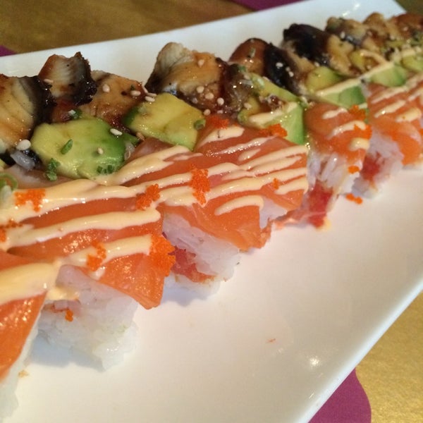 Снимок сделан в Crazy Sushi пользователем Michael M. 7/17/2014