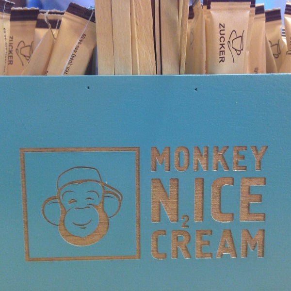 Foto tirada no(a) Monkey Nice Cream por Alina M. em 11/19/2016