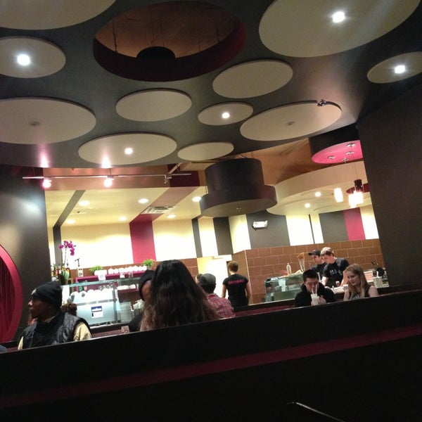 3/13/2013にNicholasがSpin Dessert Cafeで撮った写真