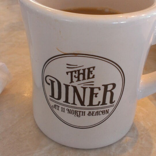 Foto tomada en The Diner at 11 North Beacon  por Karen H. el 3/17/2013