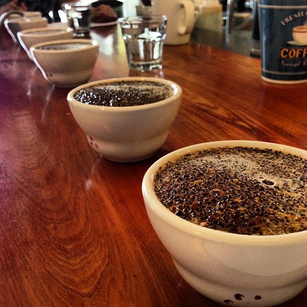 6/15/2013에 Nikhil K.님이 Volta Coffee, Tea &amp; Chocolate에서 찍은 사진