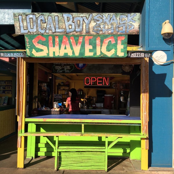 7/23/2016 tarihinde Michael C.ziyaretçi tarafından Local Boys Shave Ice - Kihei'de çekilen fotoğraf