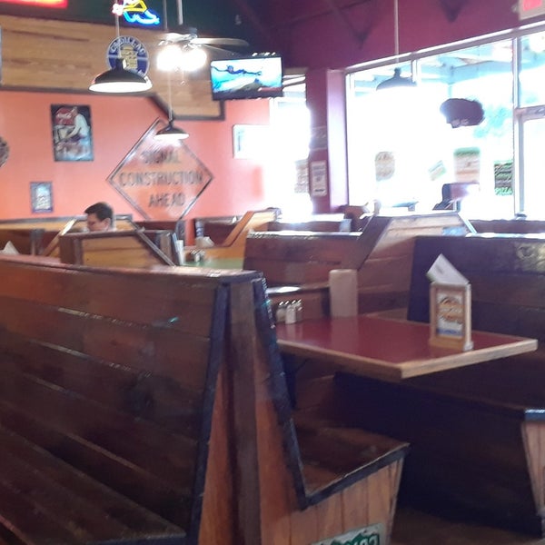 Photo taken at DoubleDave&#39;s Pizzaworks by Capt S. on 1/21/2019
