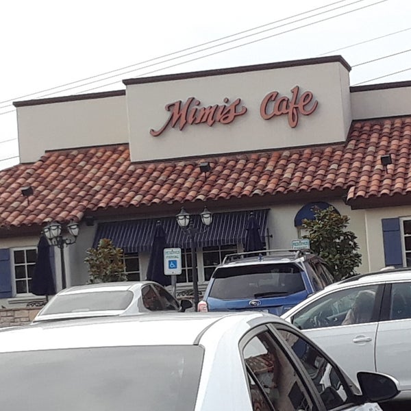 Photo taken at Mimi&#39;s Bistro + Bakery by Capt S. on 10/16/2019