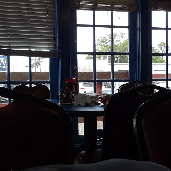Photo taken at Pacific Star Restaurant &amp; Oyster Bar - Austin by Capt S. on 3/30/2019