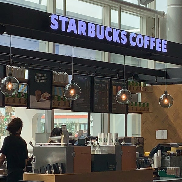 Снимок сделан в Starbucks пользователем Bruno 5/26/2019