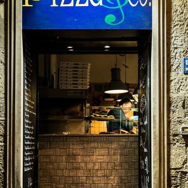 Photo prise au Pizza &amp; Co. par Pizza &amp; Co. le4/21/2014