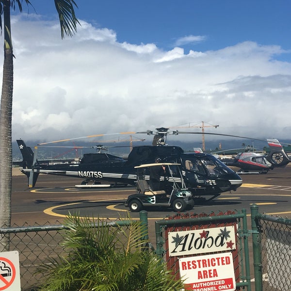 รูปภาพถ่ายที่ Air Maui Helicopter Tours โดย Ceren K. เมื่อ 9/11/2016