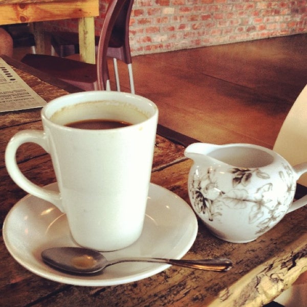 Foto diambil di Urban Espress Coffee Co. oleh Kelsey A. pada 3/20/2013
