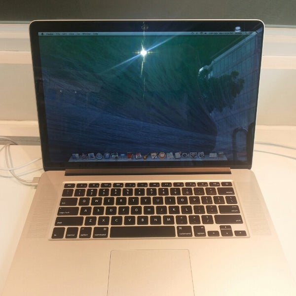 Power Mac Center Electronics Store in Cebu City