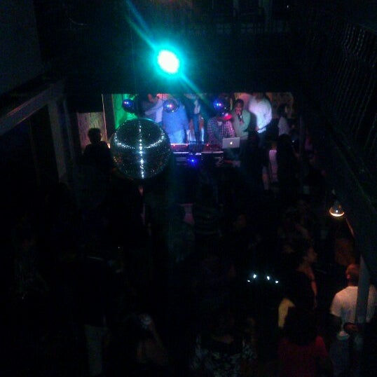 Foto scattata a Liv Nightclub da Jolly M. il 11/4/2012