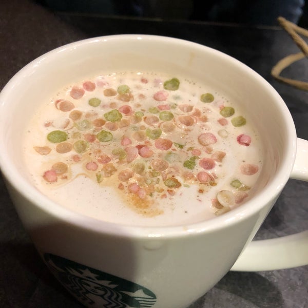 Photo prise au Starbucks par Ryan Y. le3/23/2019