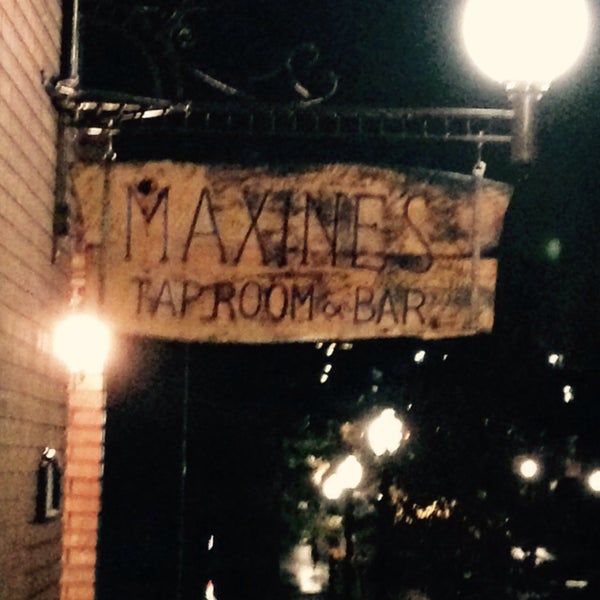 Photo taken at Maxine&#39;s Tap Room by Chava B. on 1/3/2015