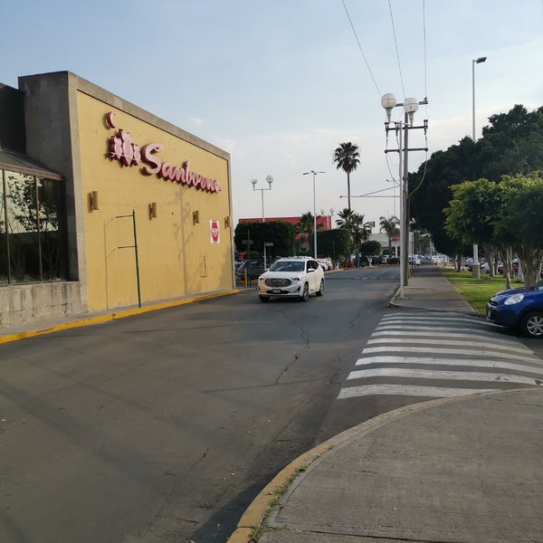 Plaza del Parque Shopping Mall in Queretaro