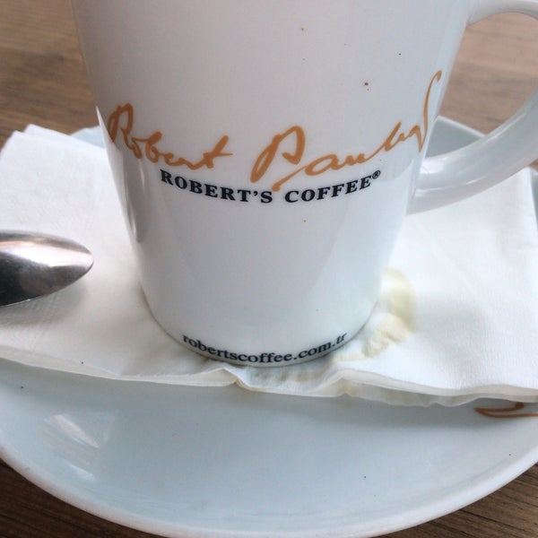 Photo taken at Robert&#39;s Coffee by Esra D. on 7/2/2018
