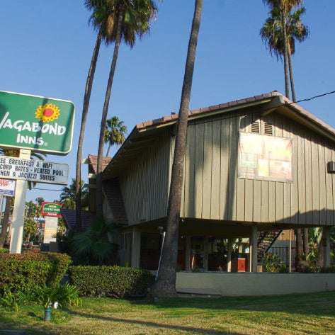 Снимок сделан в Vagabond Inn San Diego Hotel Circle пользователем Vagabond I. 8/23/2013