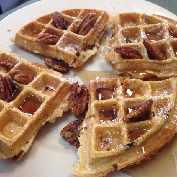 Photos at Shakers American Cafe Restaurant Diner in College Park