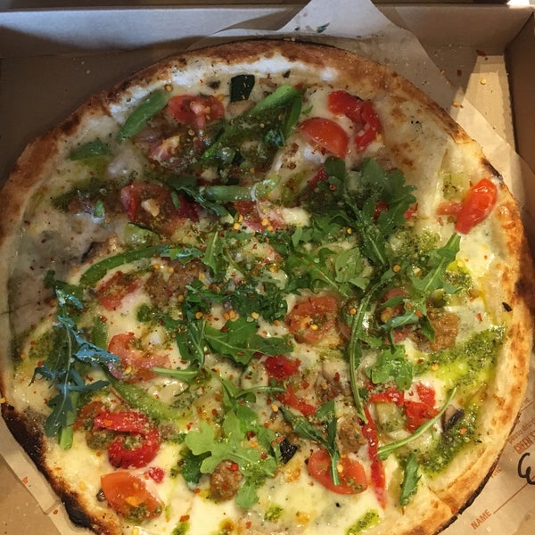4/18/2017にErica C.がBlaze Pizzaで撮った写真
