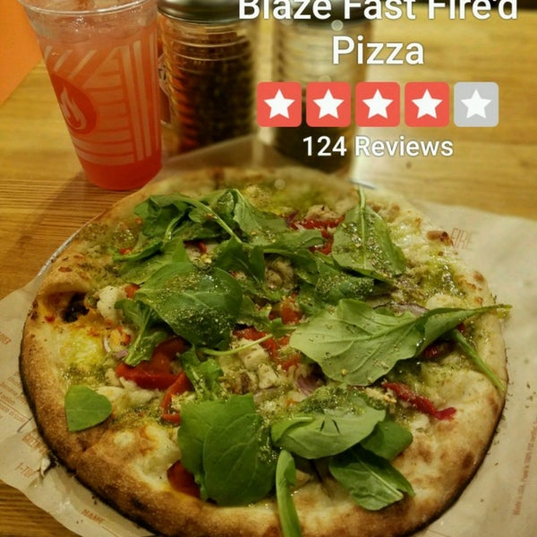 4/15/2017 tarihinde Maribel S.ziyaretçi tarafından Blaze Pizza'de çekilen fotoğraf